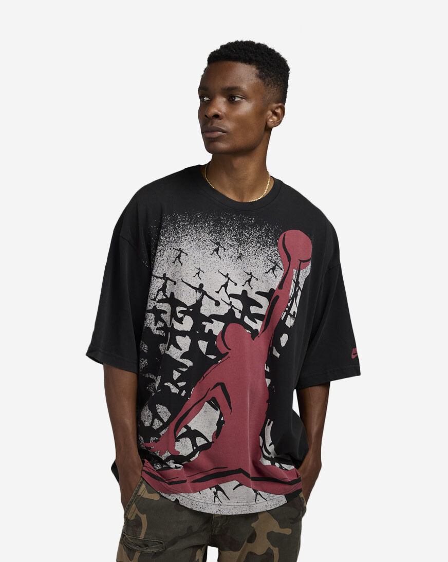 Shop Jordan Oversized Reissue T-Shirt HQ8982-010 black | SNIPES USA