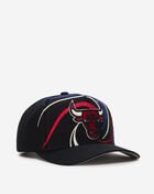 Mitchell  Ness Chicago Bulls Pro Pinch Swirl Snapback Hat HP14507-CBUBLCK Black 1