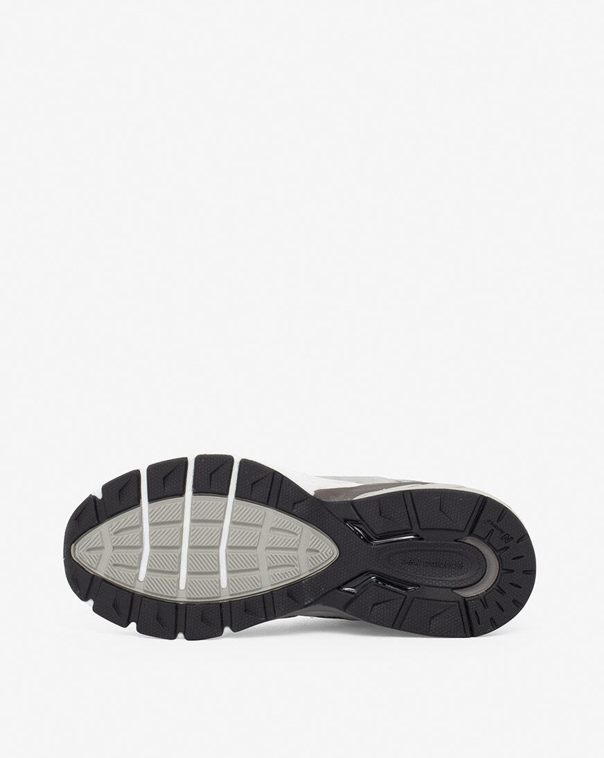 new balance 990v5 grade school
