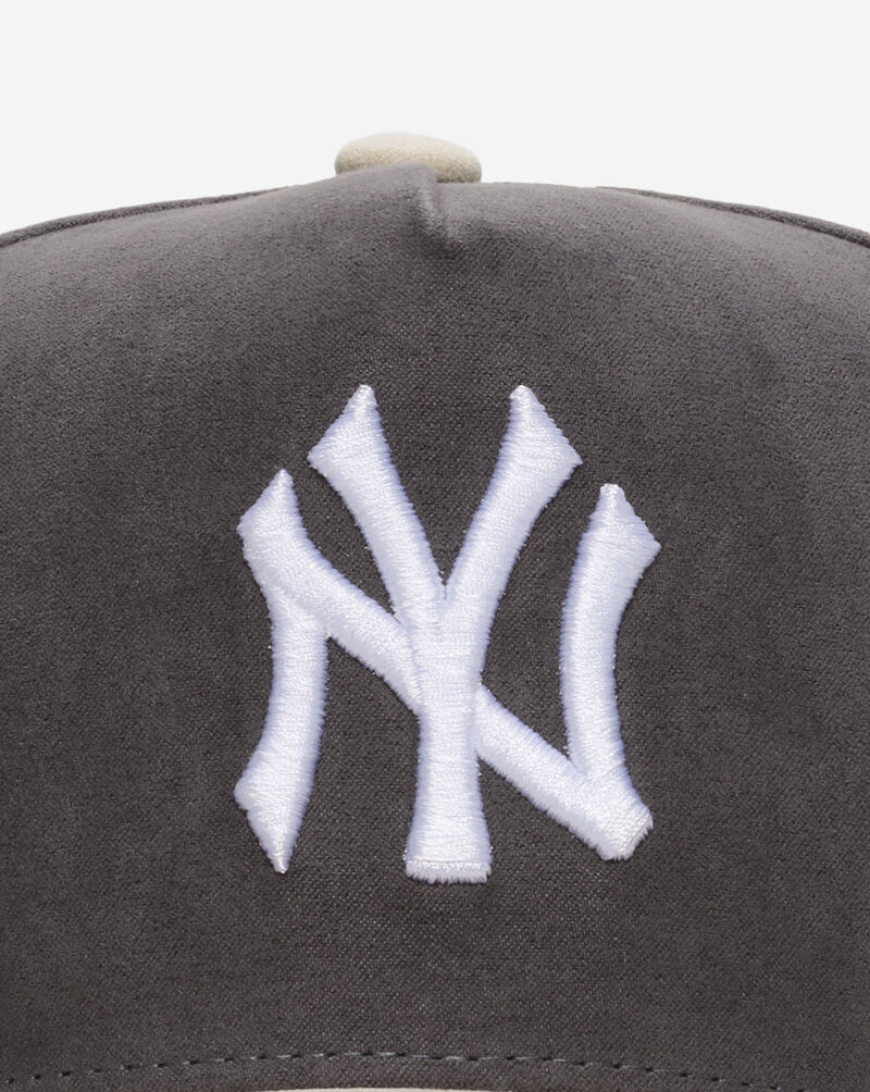 Mitchell  Ness New York Yankees Pro Pinch Suede Two Tone Snapback Hat HP16808-NYYGREY Grey 2