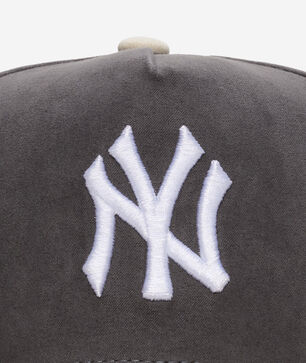 New York Yankees Pro Pinch Suede Two Tone Snapback Hat