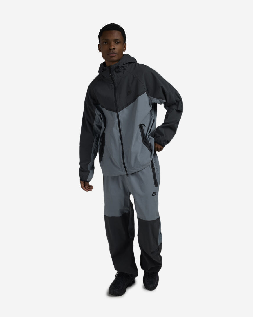 Shop Nike Tech Woven Oversized Pants HM7158-065 grey | SNIPES USA Shop Nike Tech Woven Oversized Pants HM7158-065 grey | SNIPES USA