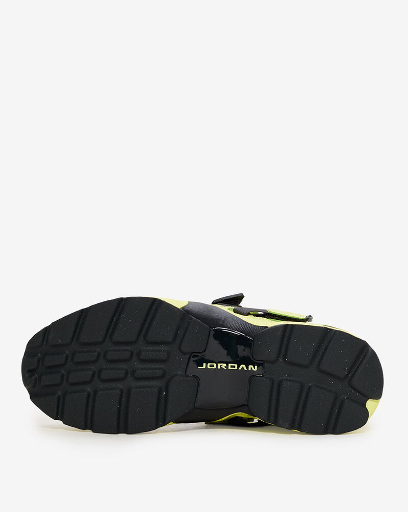 Jordan Trunner LX HQ2164-302 Green 6