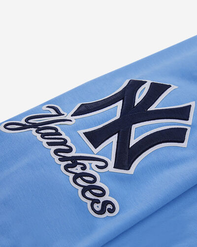 New York Yankees Classic Chenille Double Knit Pull Over Hoodie 