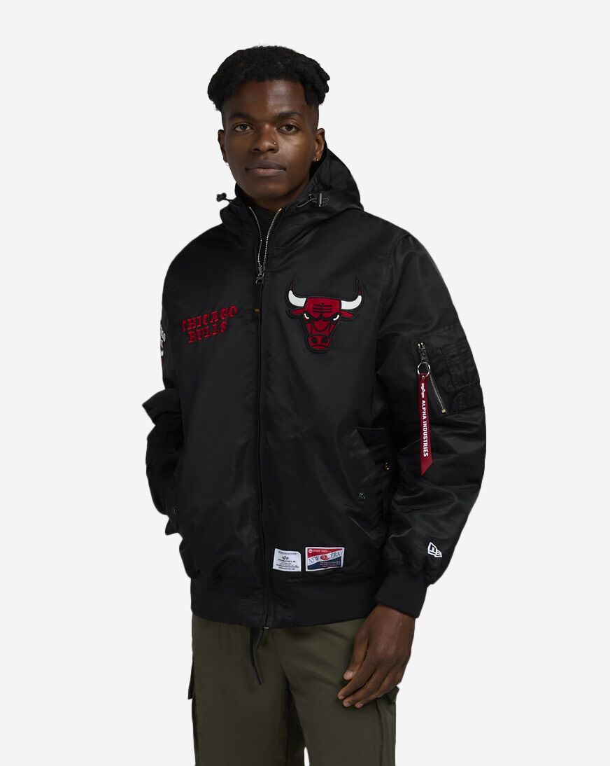 Shop New Era Alpha Industries Historic L-2B Chicago Bulls