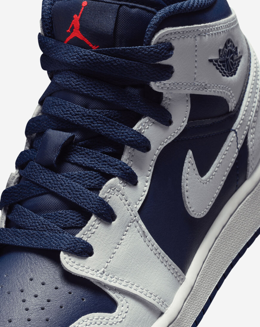 Shop Jordan Big Kids' Air Jordan 1 Mid DQ8423-403 blue | SNIPES USA