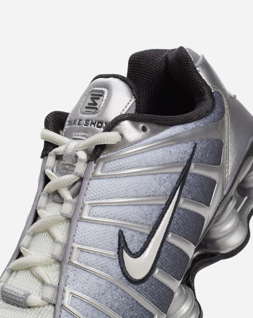 [Nike] IH4466-095 ナイキ SHOX TL 男女共用 ★追跡あり Shop Nike Shox TL IH4466-095 silver | SNIPES USA