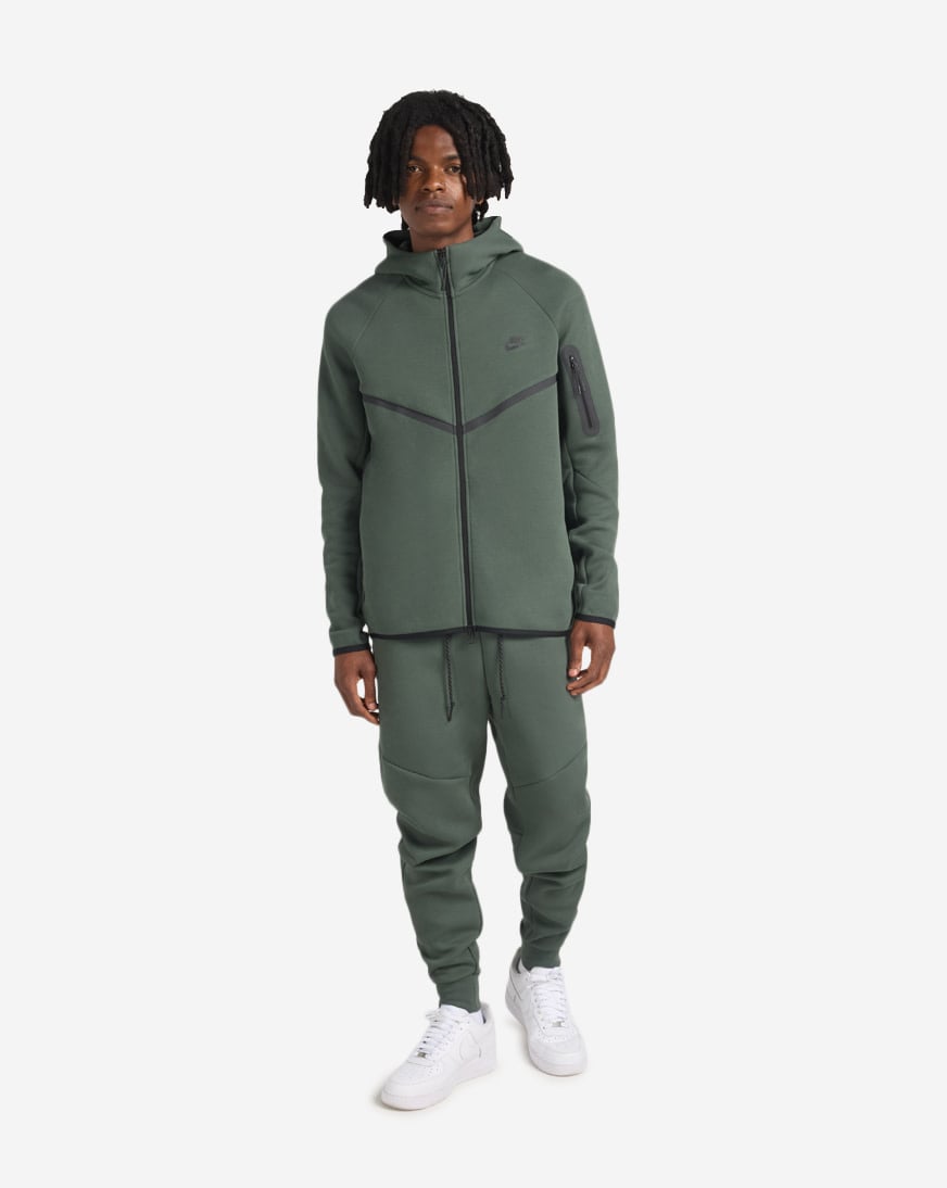 Shop Nike Tech Fleece Joggers HV0959-303 green | SNIPES USA