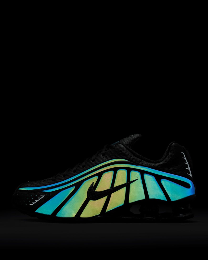 Shop Nike Shox R4 SE IM6596-001 black | SNIPES USA