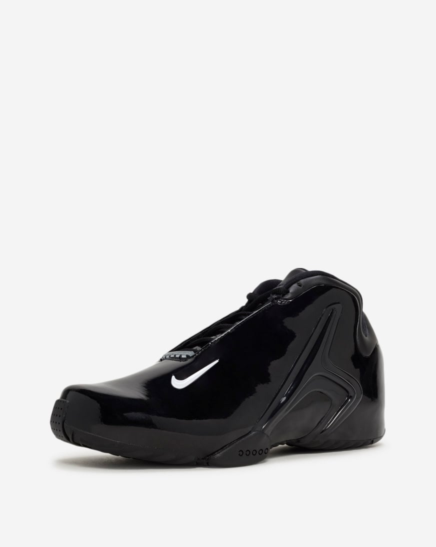 nike_ir0962-001_02.jpg