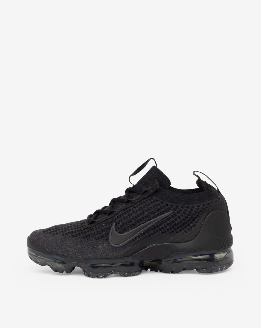 nike vapormax black grade school