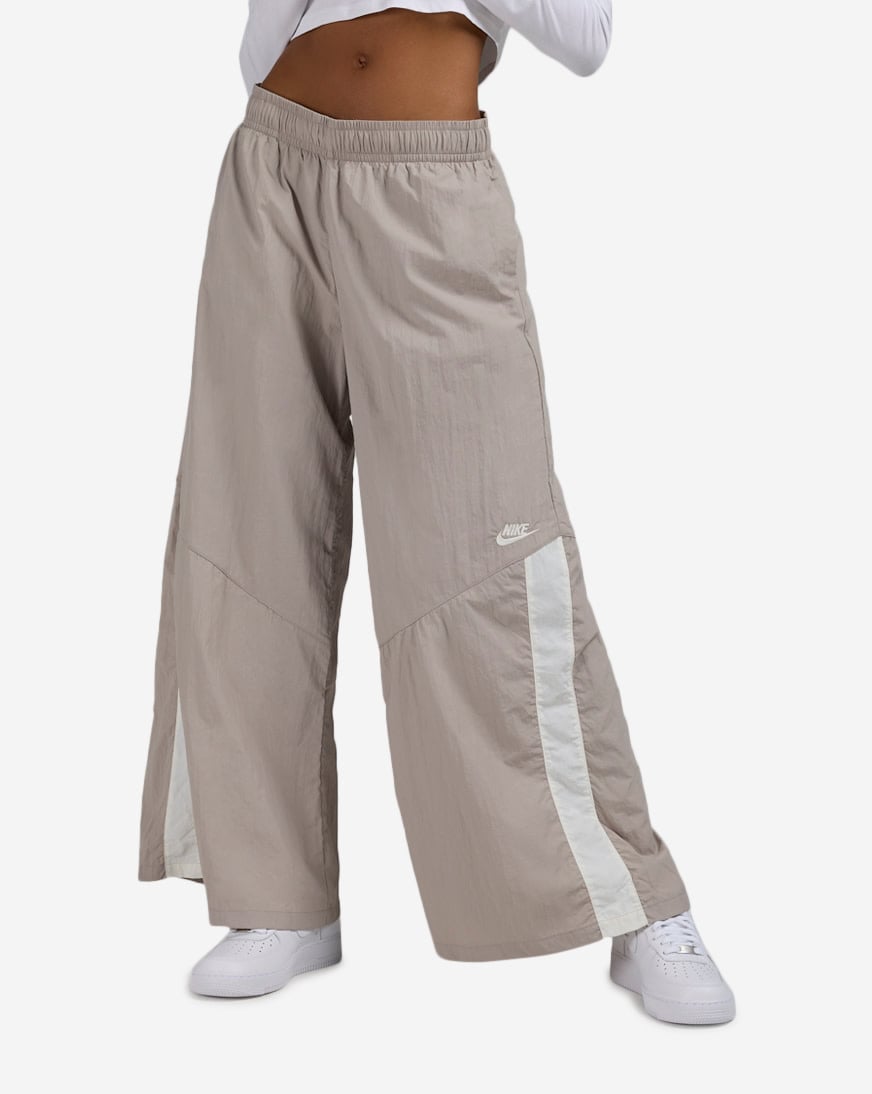 Shop Nike NSW Wide-Leg Woven Pants IH8508-011 grey | SNIPES USA
