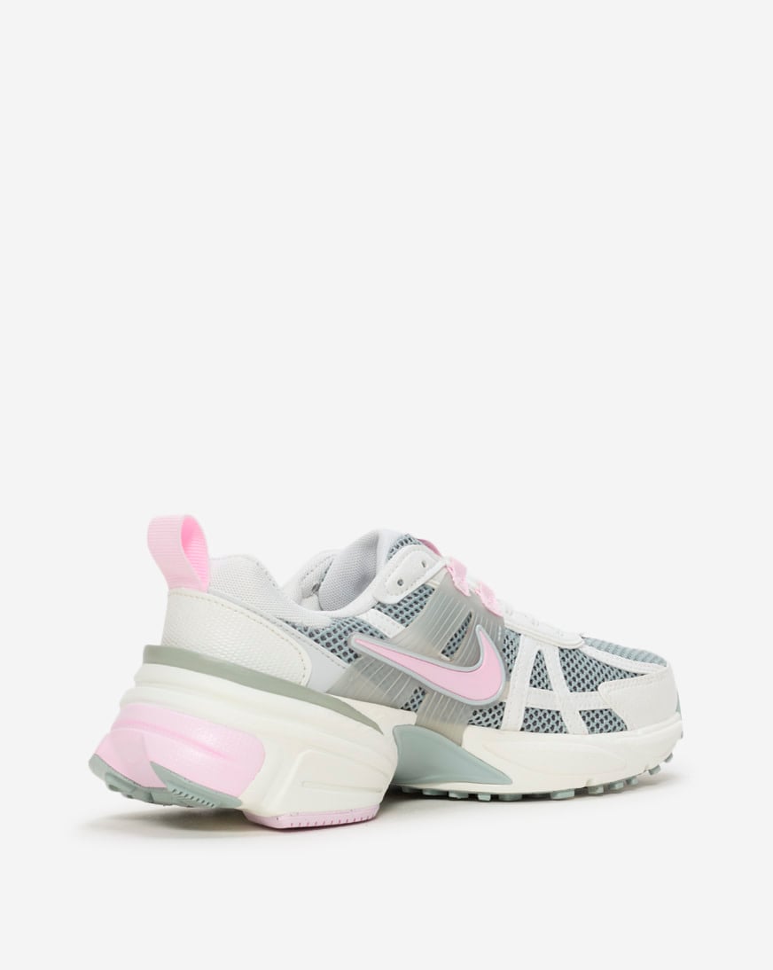 シューズ・サンダルその他 Nike V2K Run Shoes HQ4046-001 NIKE meets emmi】V2K RUN(スニーカー)｜シューズ｜emmi（エミ