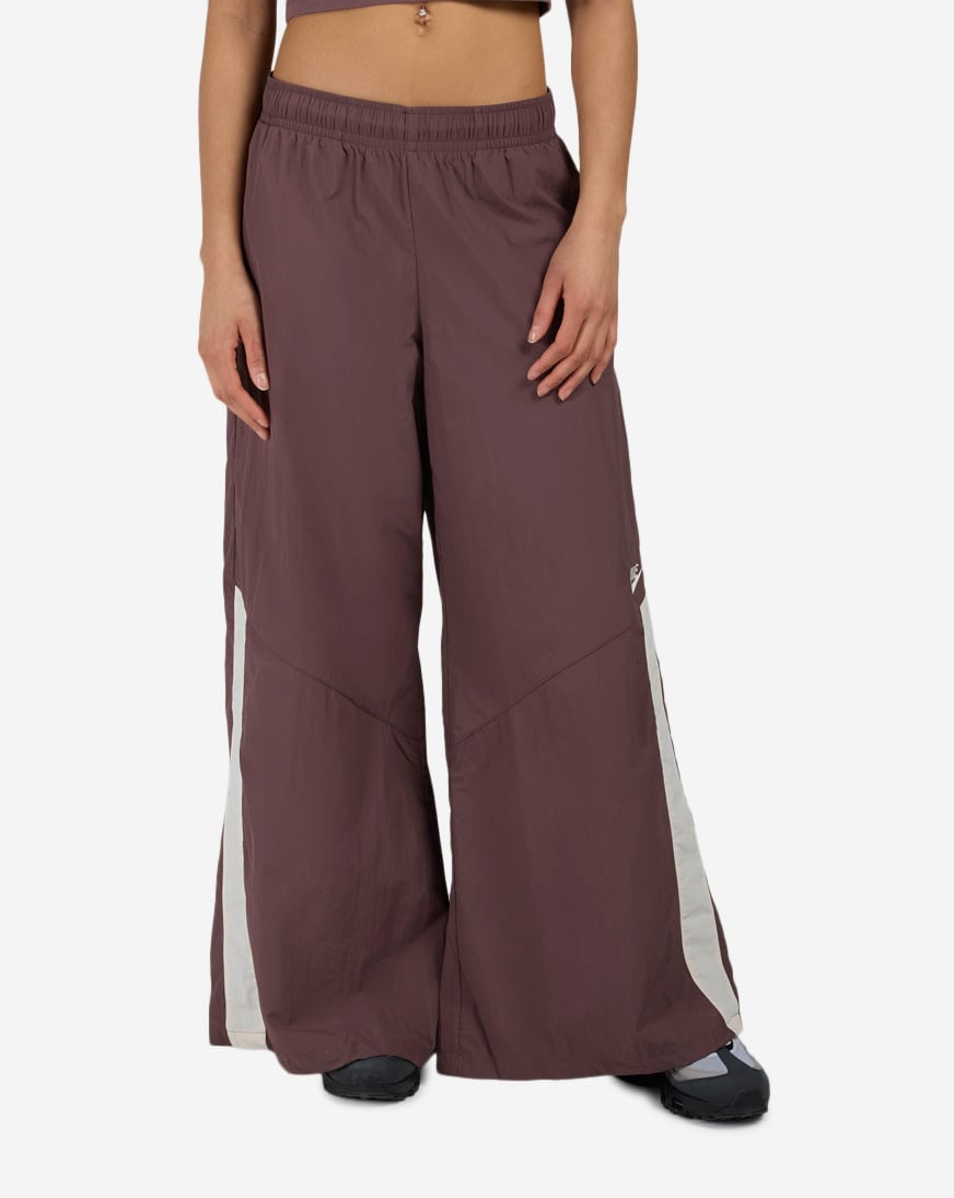 Shop Nike NSW Wide-Leg Woven Pants IH8508-502 purple | SNIPES USA