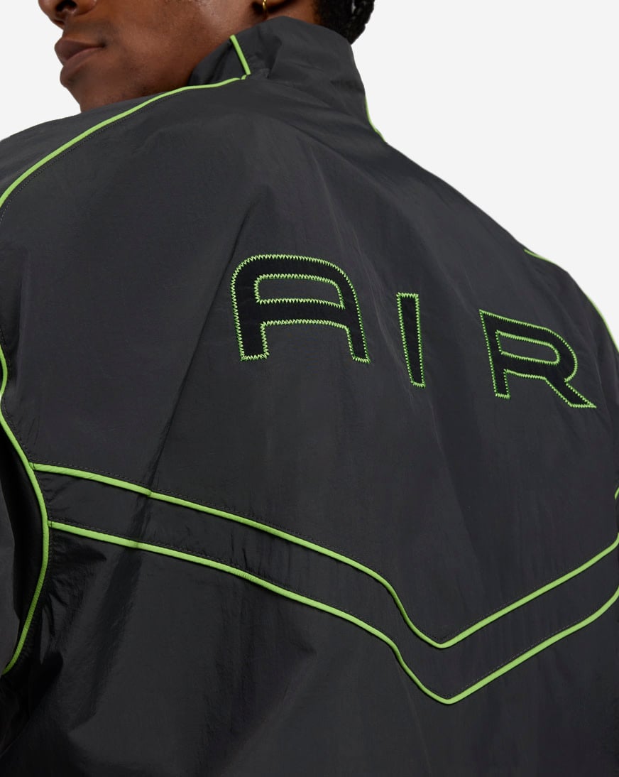 Shop Nike Air Windrunner Track Jacket IF1288-060 black | SNIPES USA