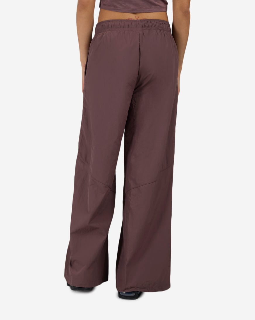 Shop Nike NSW Wide-Leg Woven Pants IH8508-502 purple | SNIPES USA