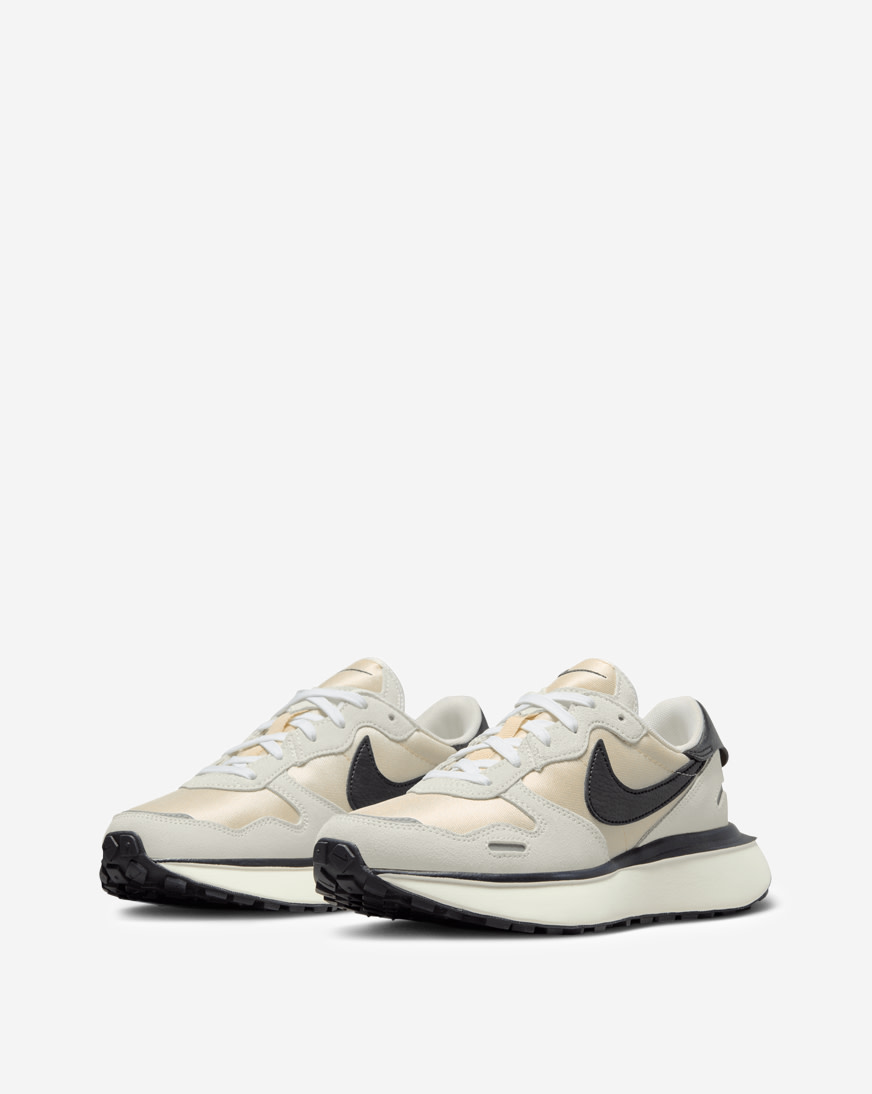 美品　ナイキ　NIKE W PHOENIX WAFFLE FD2196-100 Amazon.com | Nike Phoenix Waffle Women's Shoes (FD2196-100
