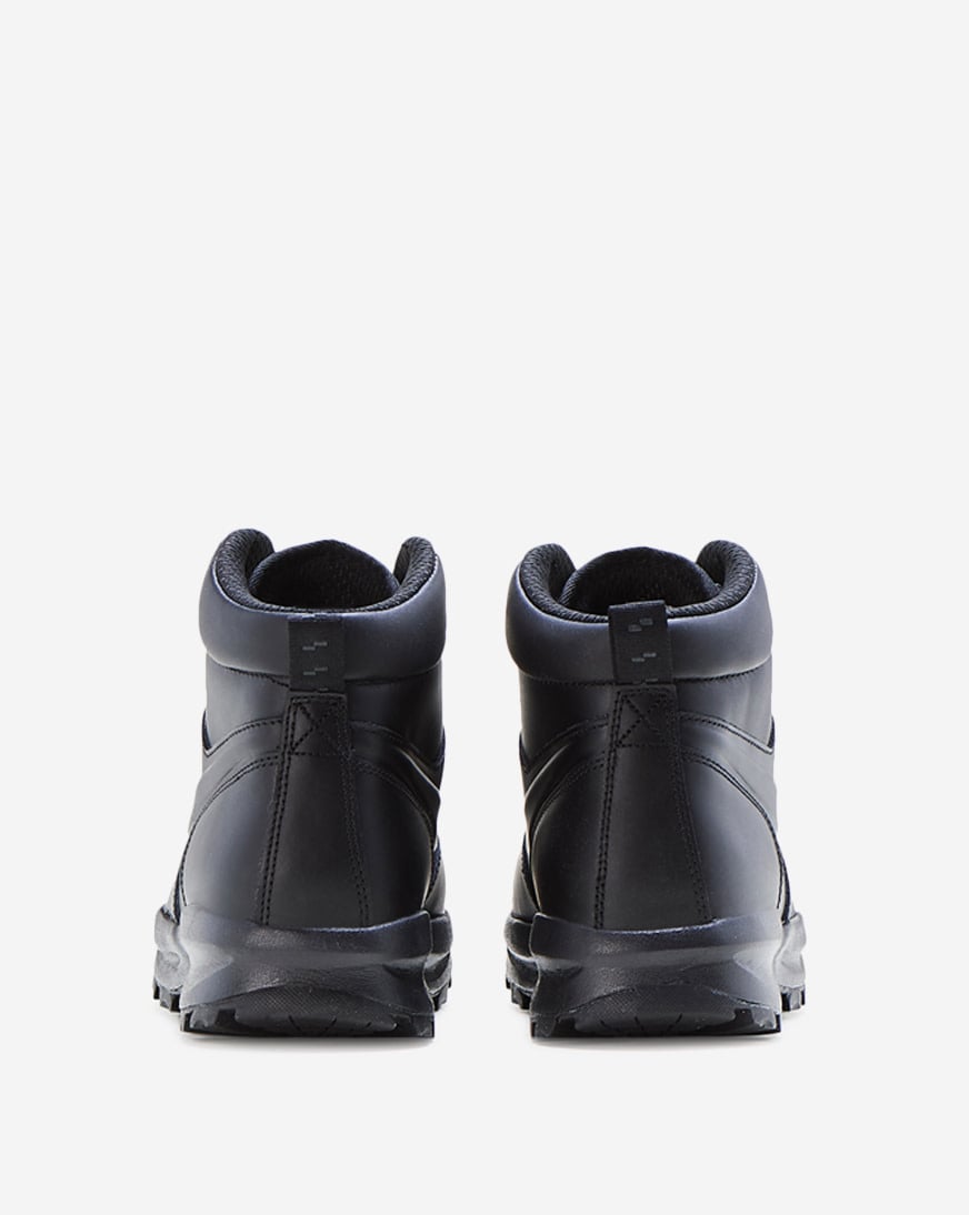 Nike manoa 44 deals