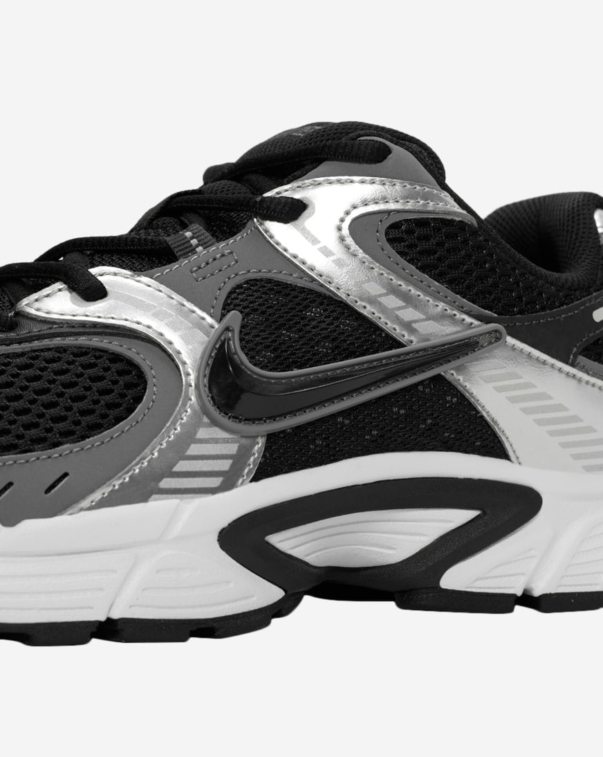Shop Nike V5 RNR HJ5228-004 black | SNIPES USA
