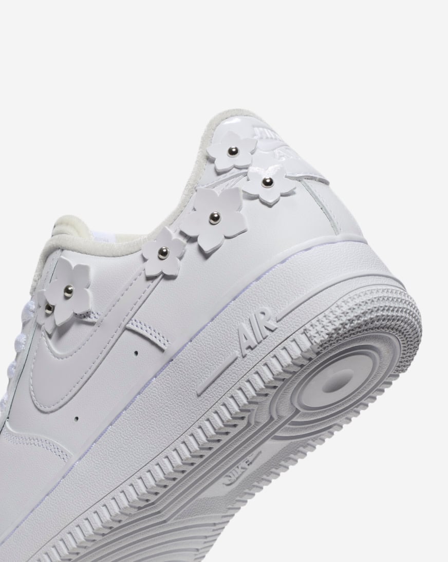 Shop Nike Air Force 1 '07 IR8637-100 white | SNIPES USA