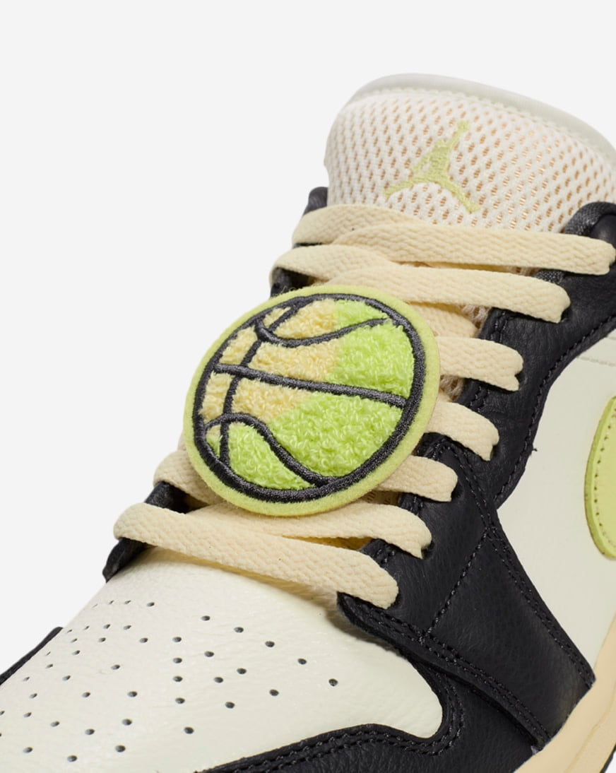 Shop Jordan Air Jordan 1 Low SE HQ3009-003 black | SNIPES USA