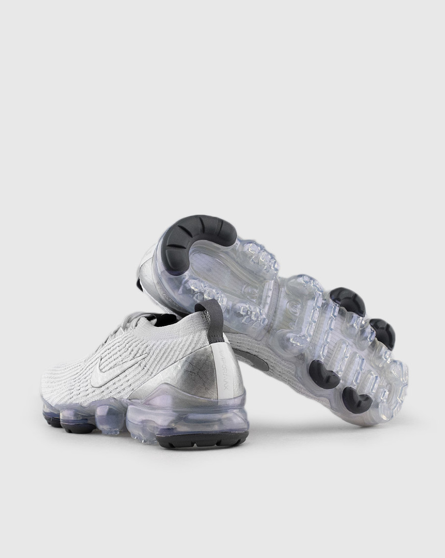 snipes vapormax