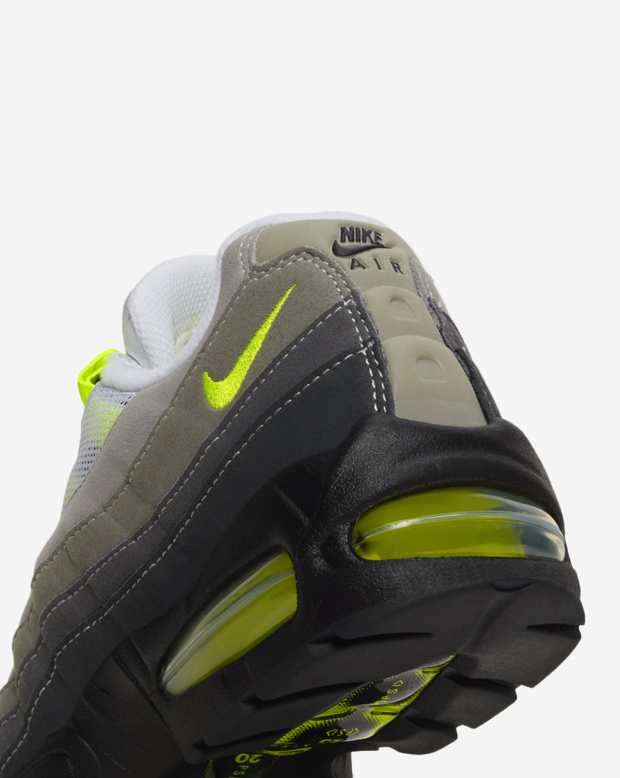 nike_io9926-001_08.jpg