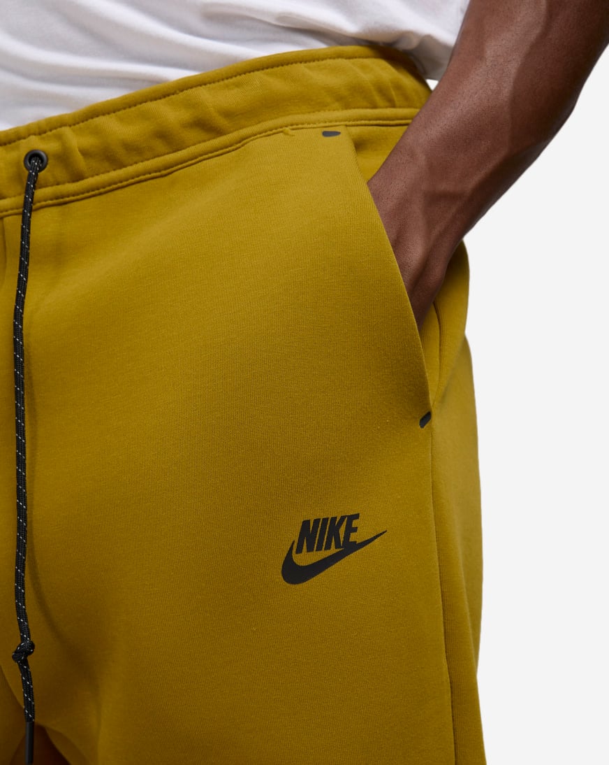 dark sulfur nike tech fleece