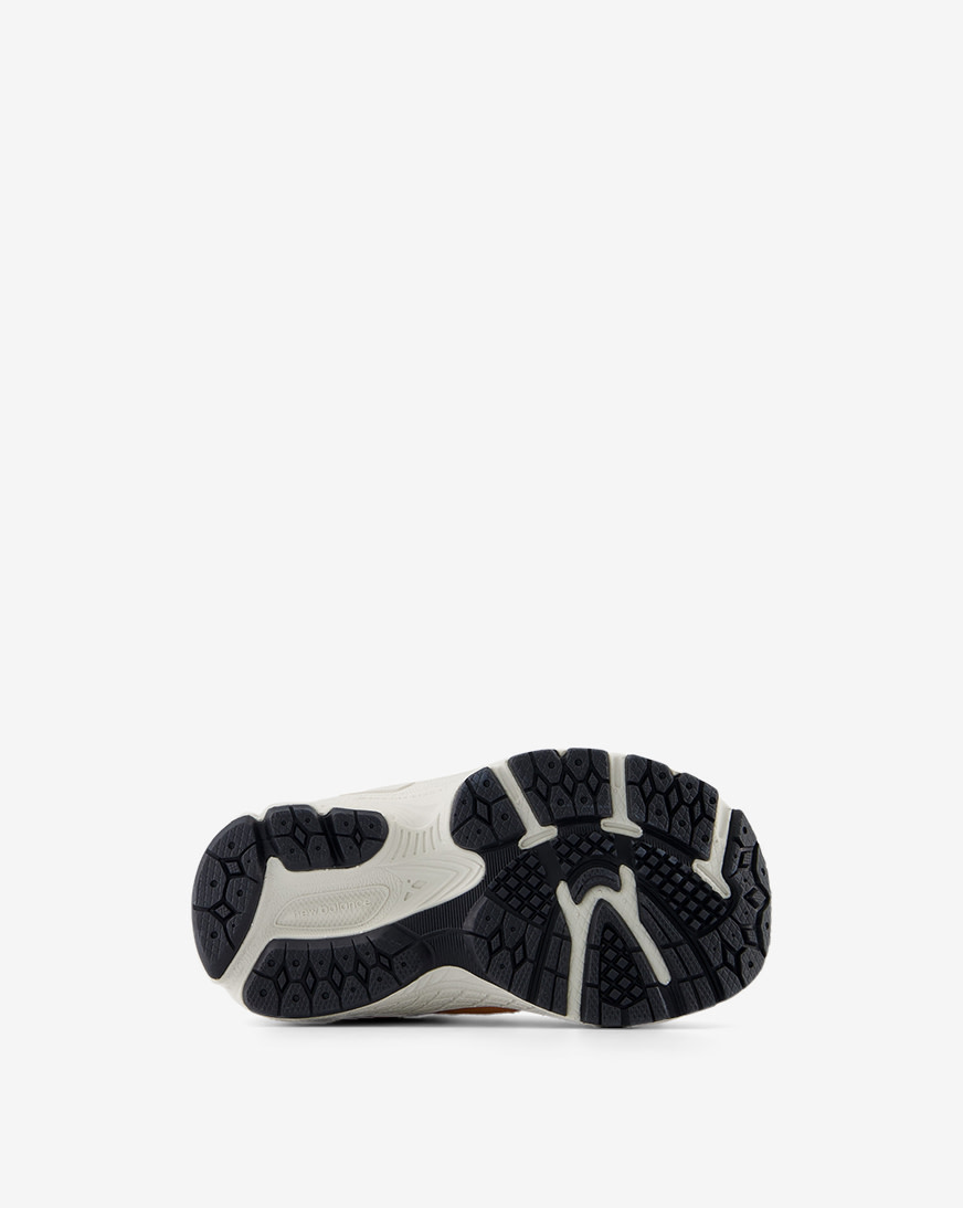 Shop New Balance Toddler 2002 IC2002FJ orange | SNIPES USA