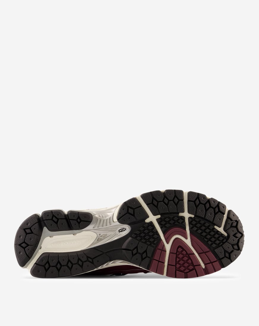 Shop New Balance 1906R M1906RCC purple | SNIPES USA