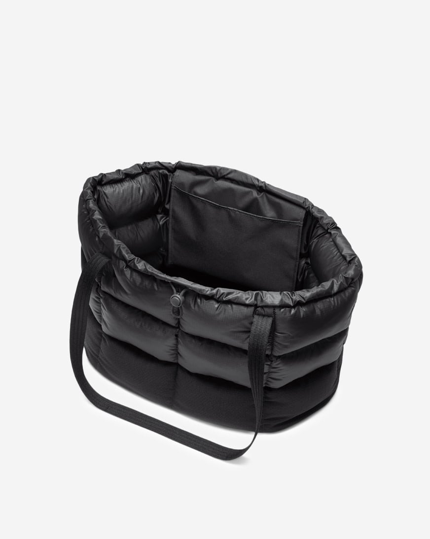 Shop Nike Puffle Tote Bag FZ1316-010 black | SNIPES USA