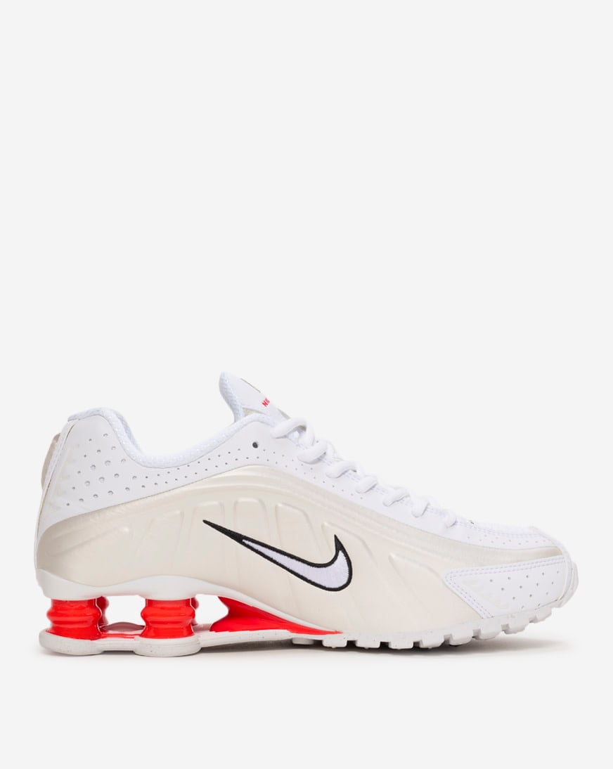 Shop Nike Shox R4 AR3565-103 white | SNIPES USA