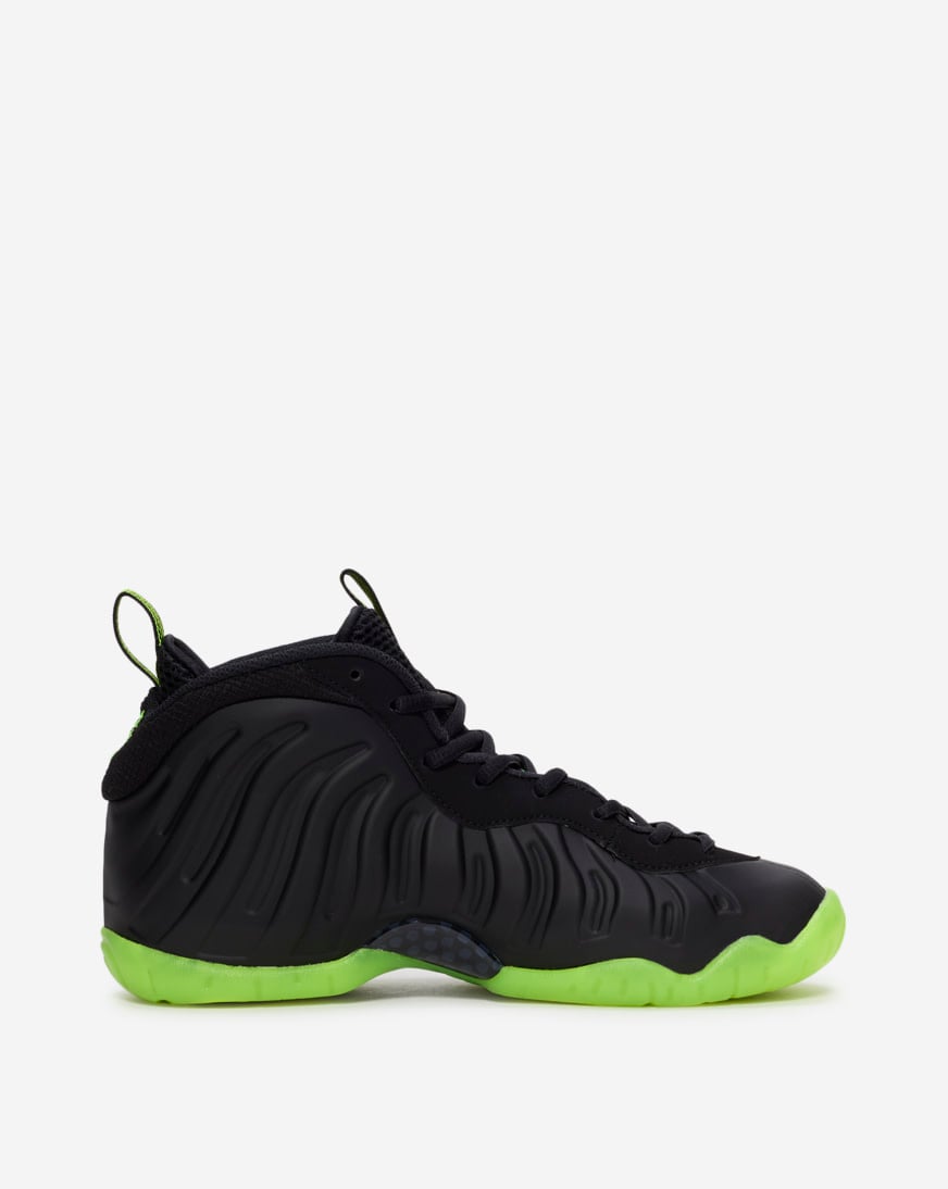 Shop Nike Big Kids' Little Posite One HF0977-001 black | SNIPES USA