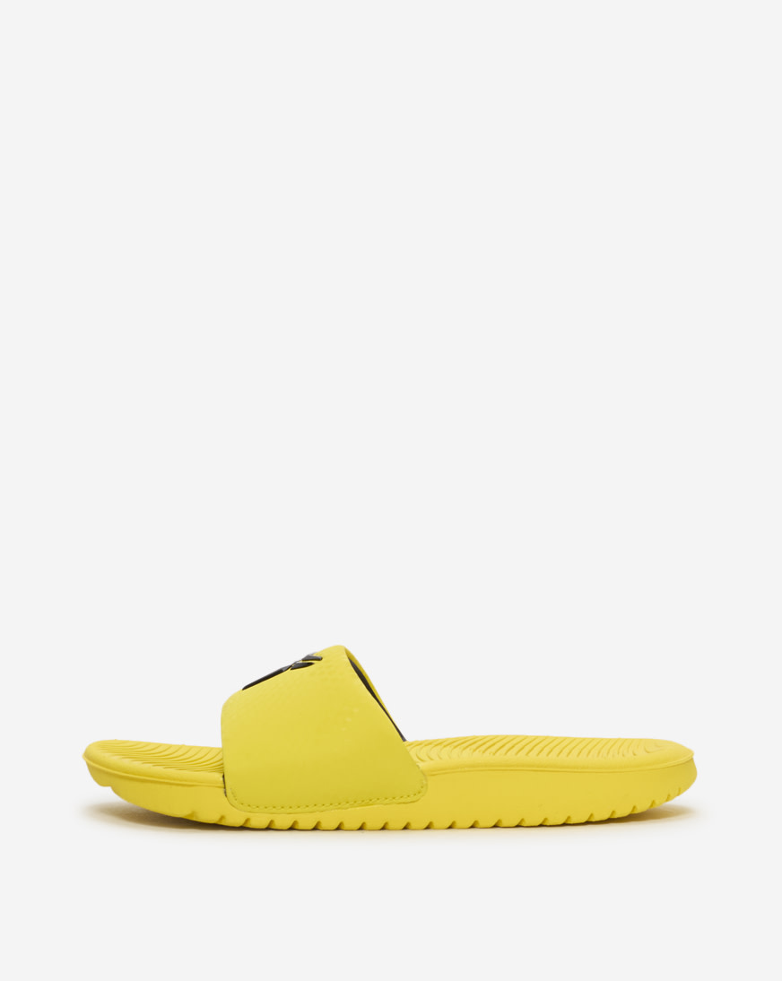Nike Kobe Bryant イエロースライドサンダル NIKE KOBE OFFCOURT SLIDE 'LIGHTNING' ナイキ コービー オフコート