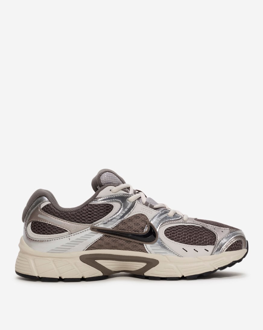 Shop Nike V5 RNR HJ5228-200 brown | SNIPES USA