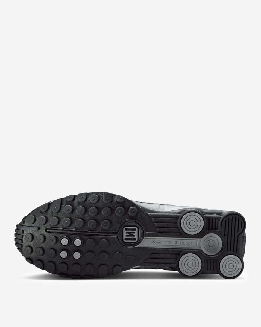Shop Nike Shox R4 HQ1988-007 silver | SNIPES USA display picture 3