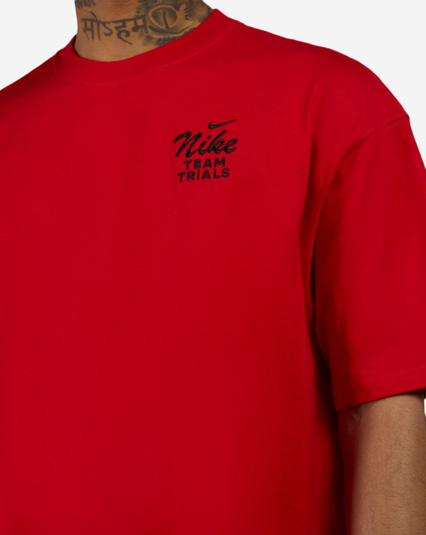 Shop Nike NSW Max90 Love 26 T-Shirt IW3030-657 red | SNIPES USA