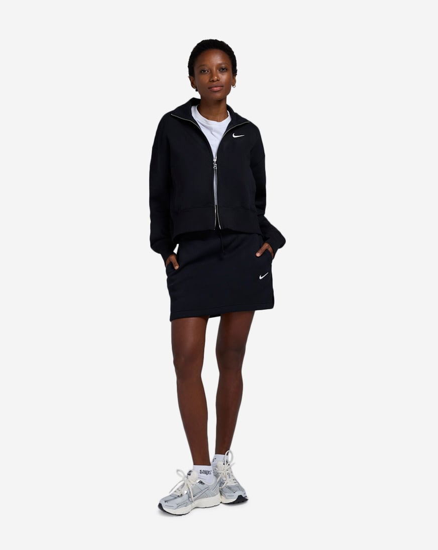 NIKEのロングファーコートが販路限定でatmos pinkより11/1(TUE