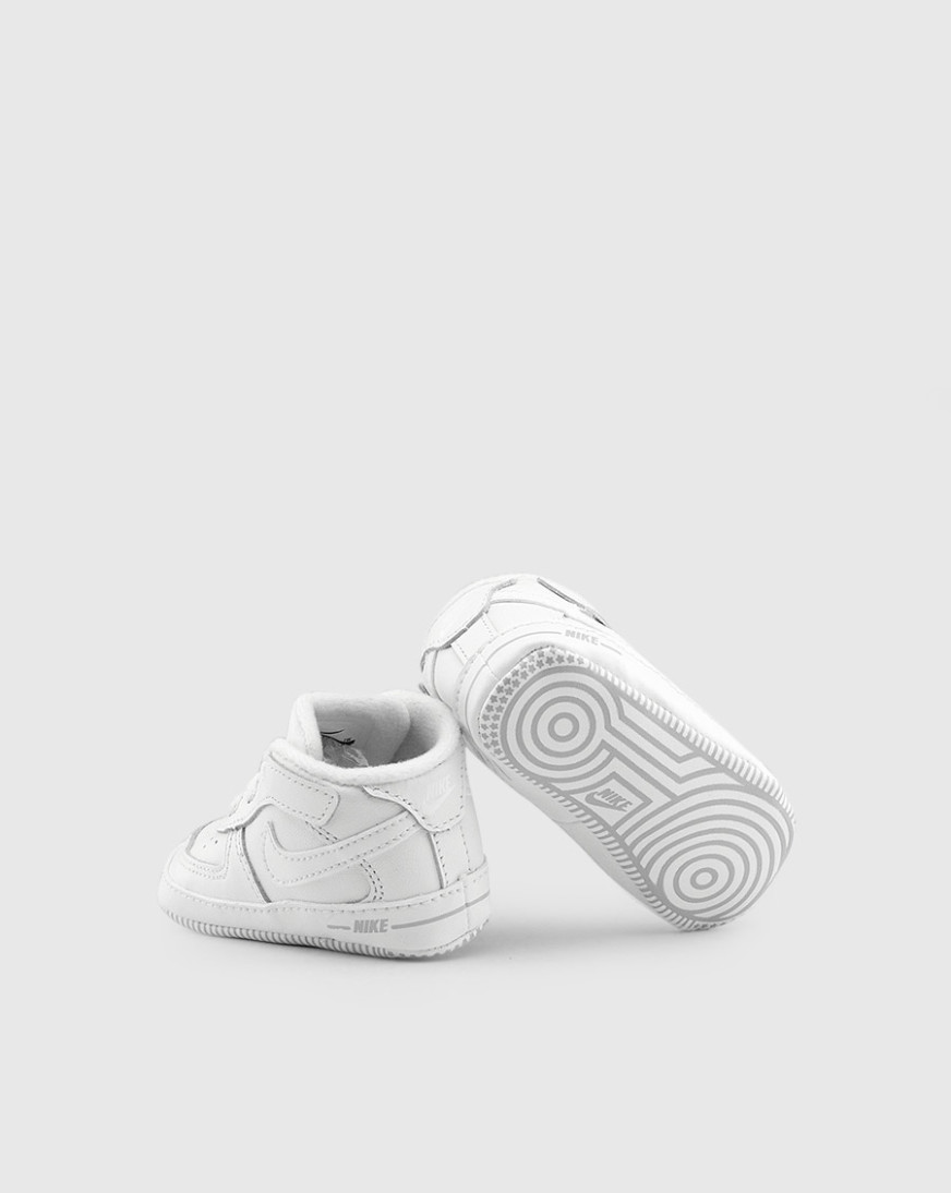 white nike crib shoes