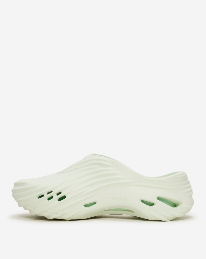 Shop Crocs Echo Wave 210521-3YF green | SNIPES USA