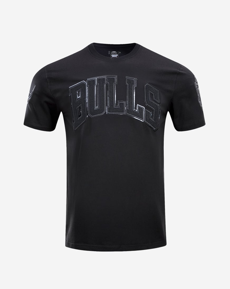 T-スクェアB.C.A.D. : Before Christ & Anno … Shop PRO STANDARD Chicago Bulls Triple Black Tee BCB153444