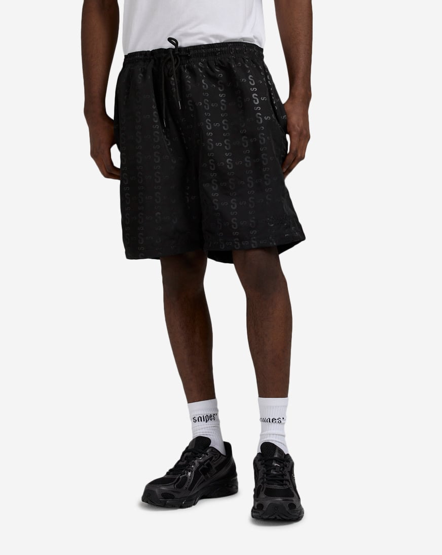 値下げ‼️TEAM LOGO SNAKE NYLON EAZY SHORTS 値下げ‼️TEAM LOGO SNAKE NYLON EAZY SHORTS - メルカリ