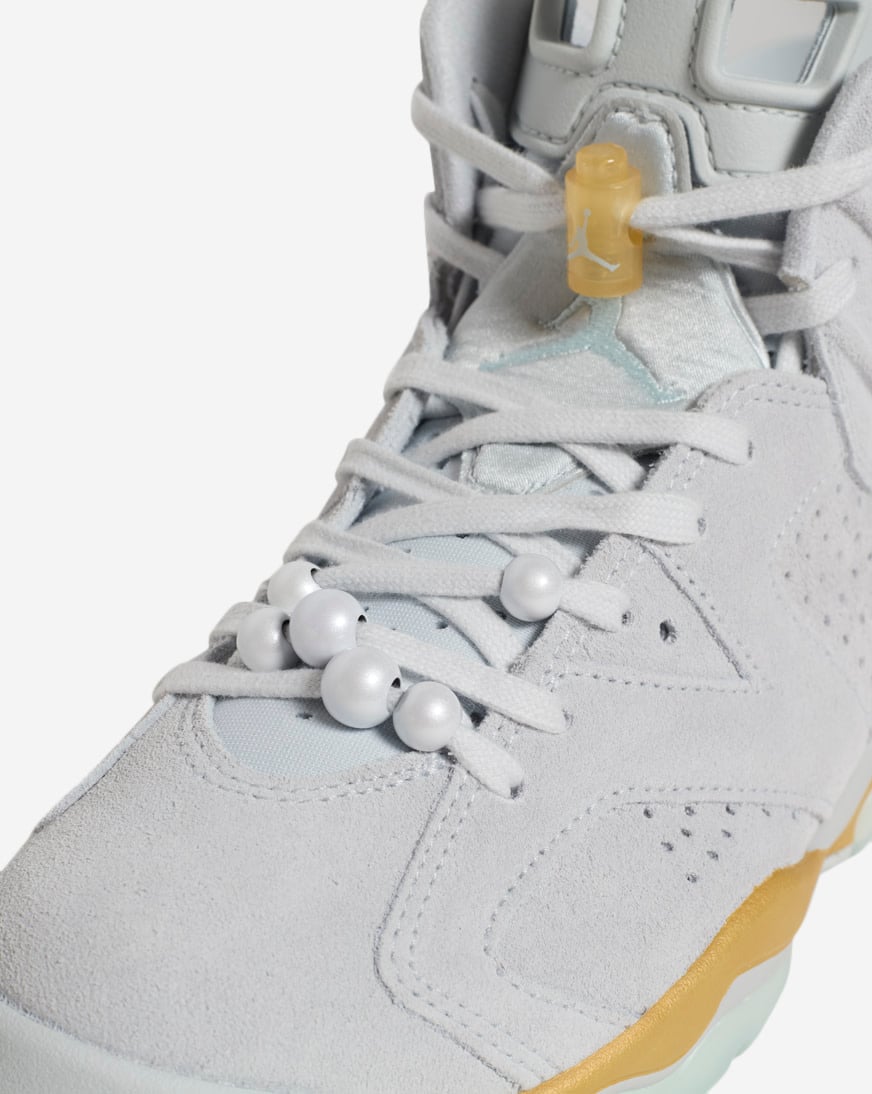 white and gold jordans size 6