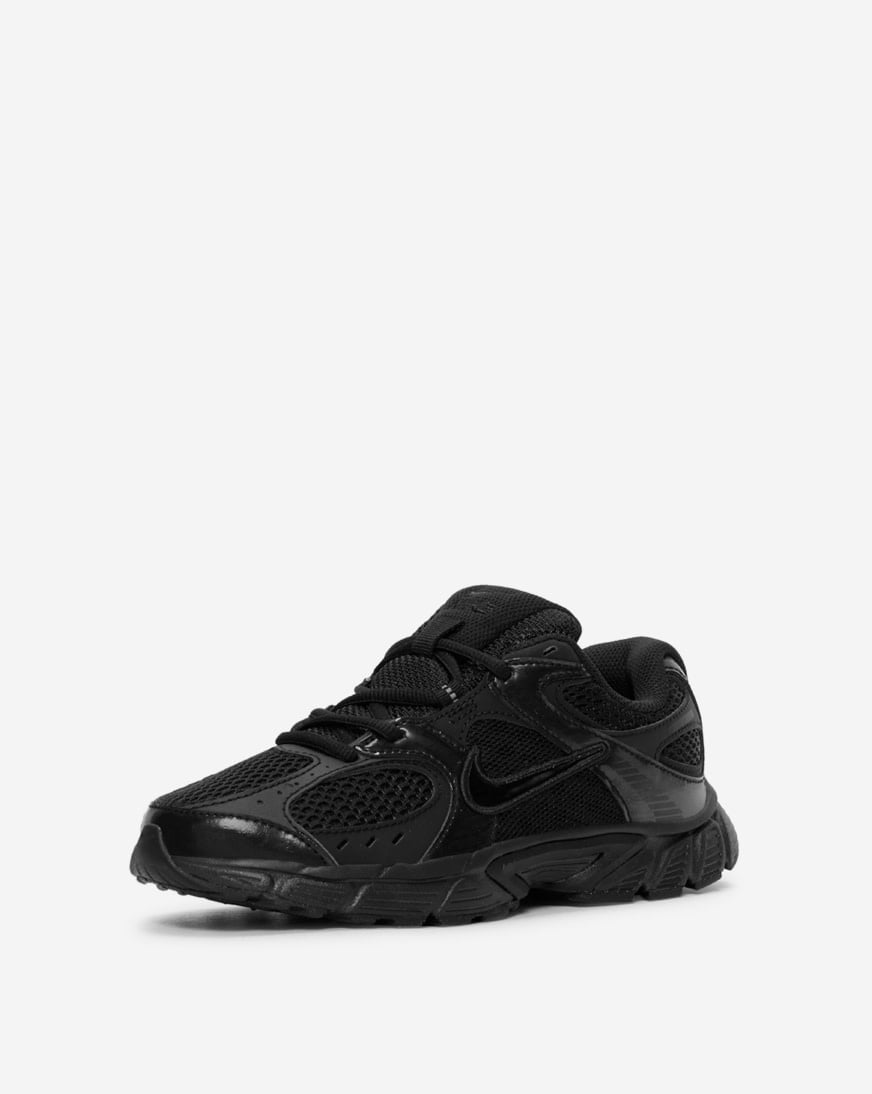 nike_hq6411-002_02.jpg