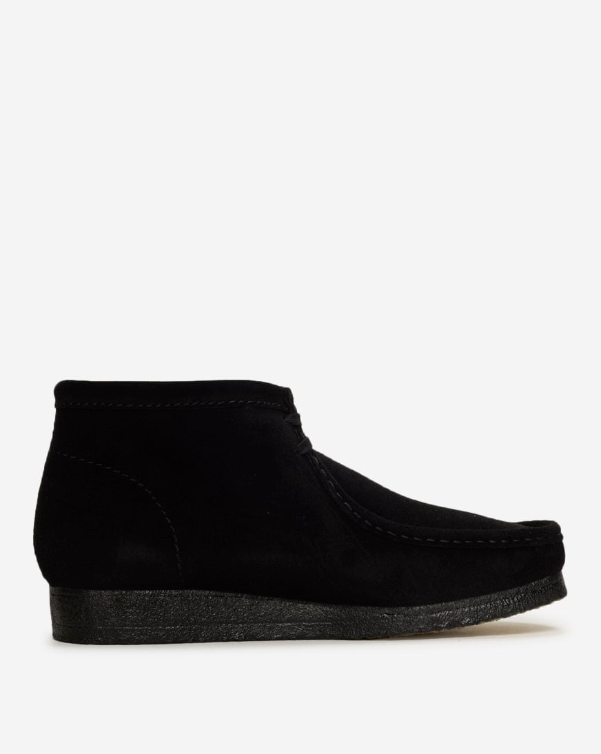 Shop Clarks Wallabee Boot 26155517 black | SNIPES USA