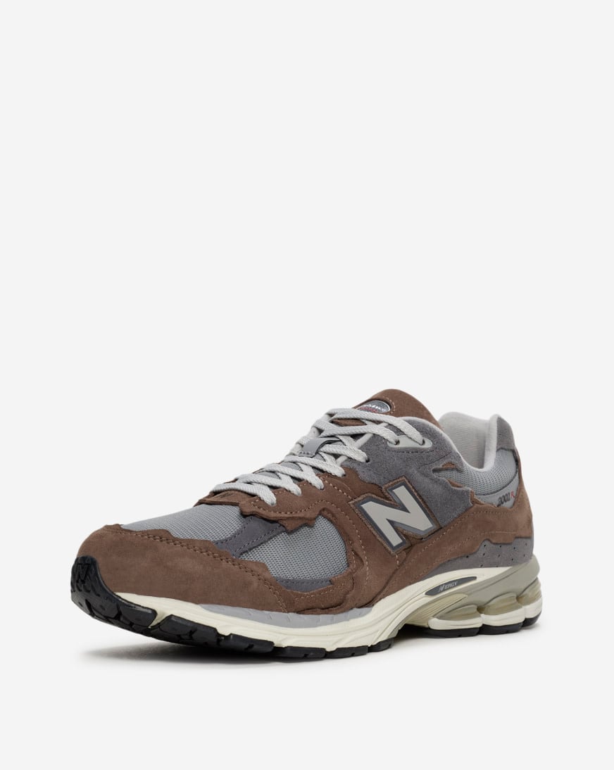 Shop New Balance 2002R M20024J7 brown | SNIPES USA