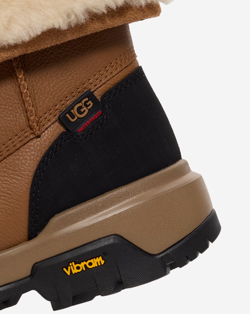 Shop UGG Adirondack Boot XXV 1170591CHE brown | SNIPES USA