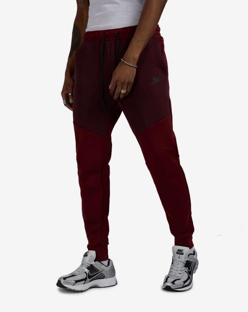 nike foundation fleece joggers red tick