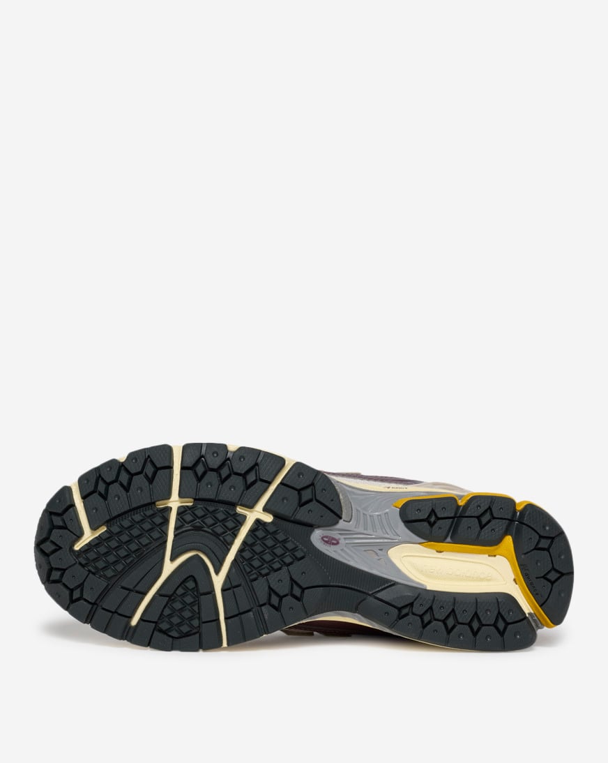 Shop New Balance 1906R M1906RRA black | SNIPES USA