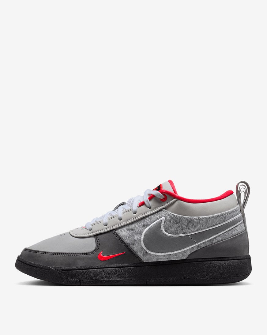 nike_ir0838-001_01.jpg